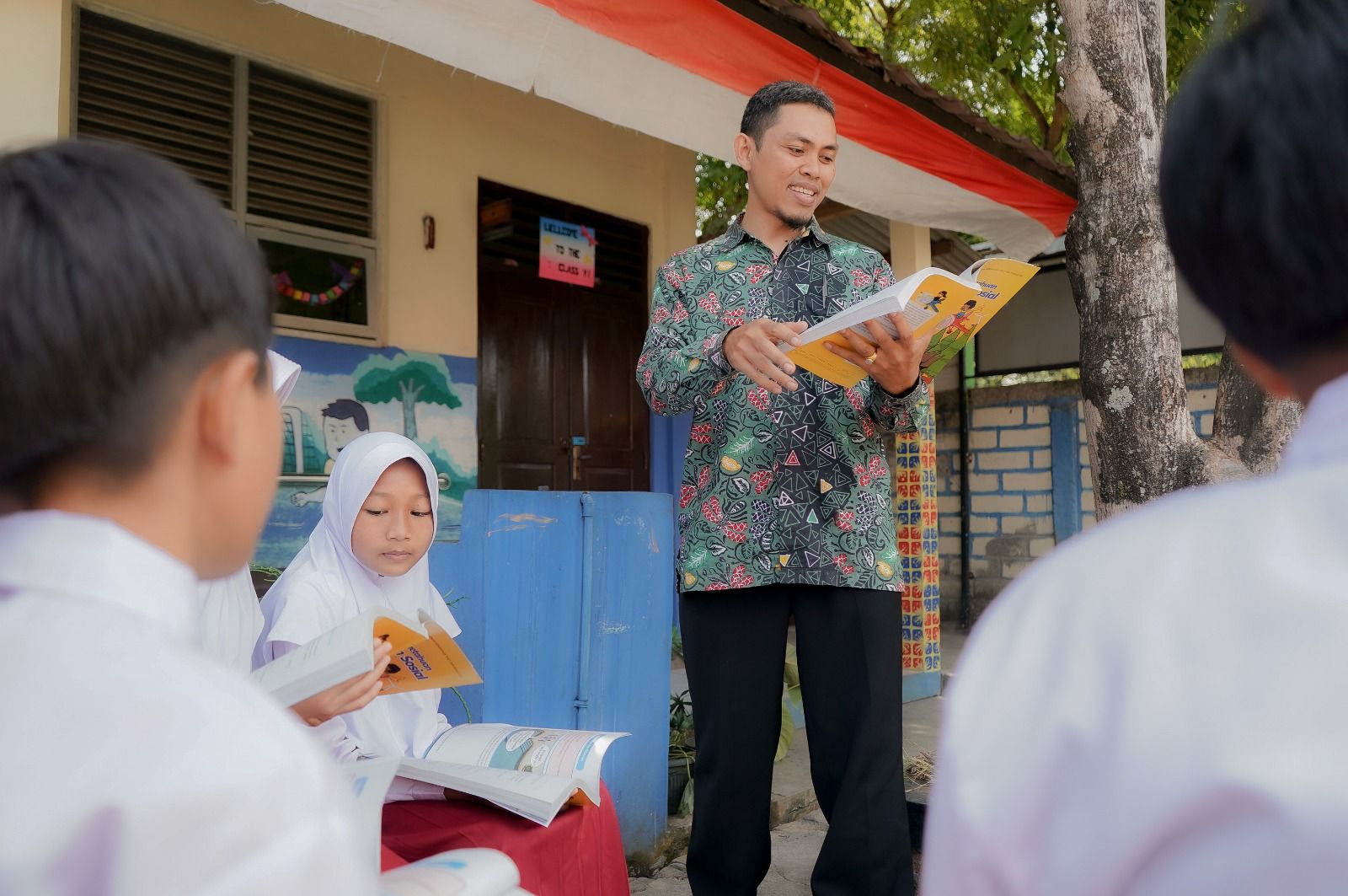 tahun-2026-kemendikdasmen-lanjutkan-dan-perkuat-komitmen-kesejahteraan-bagi-guru-non-asn